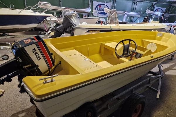 Beg Terhi 410 med Yamaha 25 hk